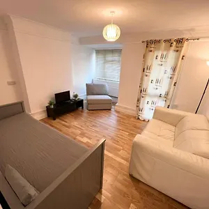 Aprt 10mins Walk From The Shard! Londres